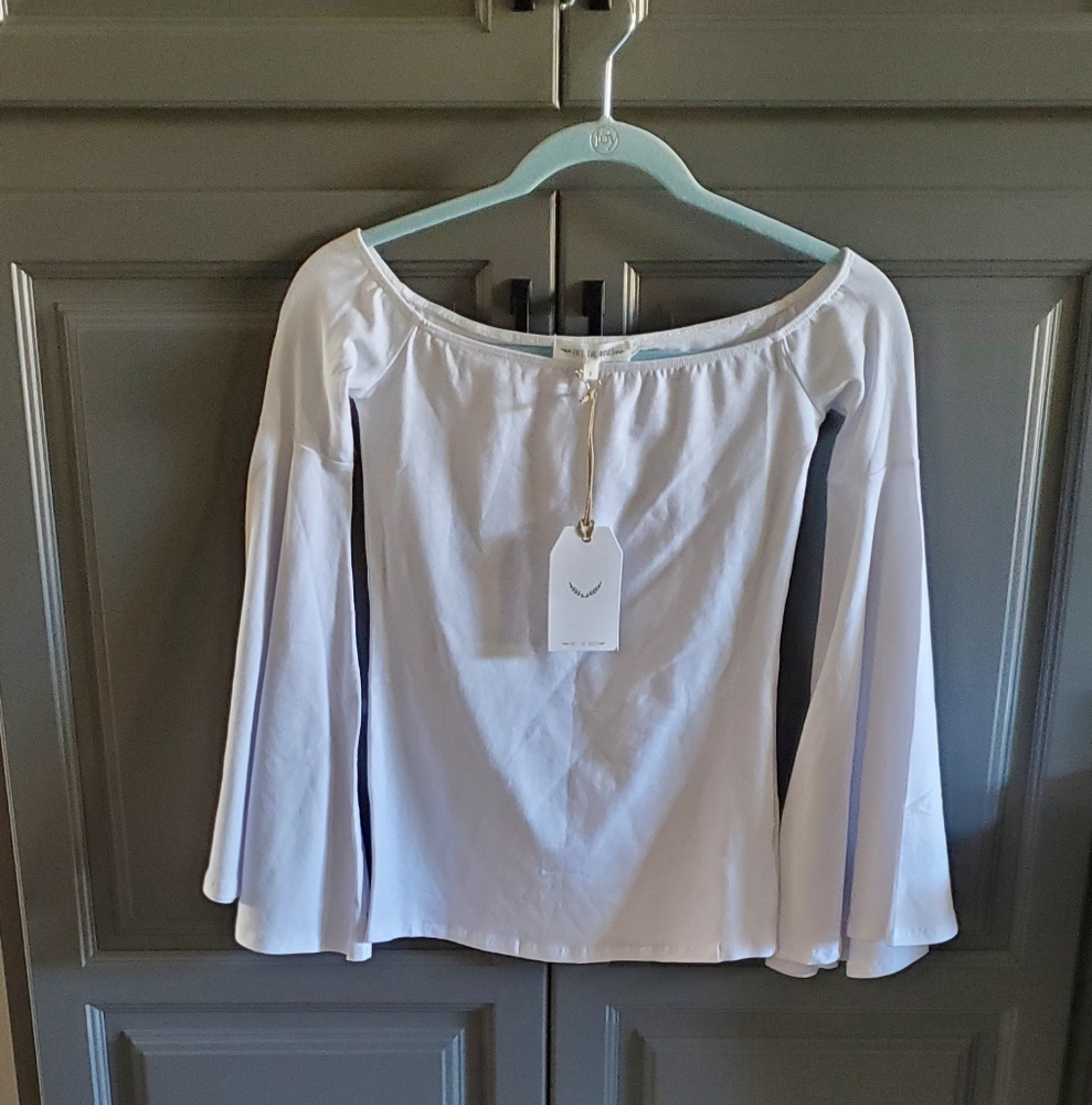 Free The Roses NWT Top Small ⚜️🤍⚜️